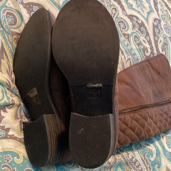 Steve Madden Tall quilted riding boots.  size 7.5, great condition. - Picture 2 of 4